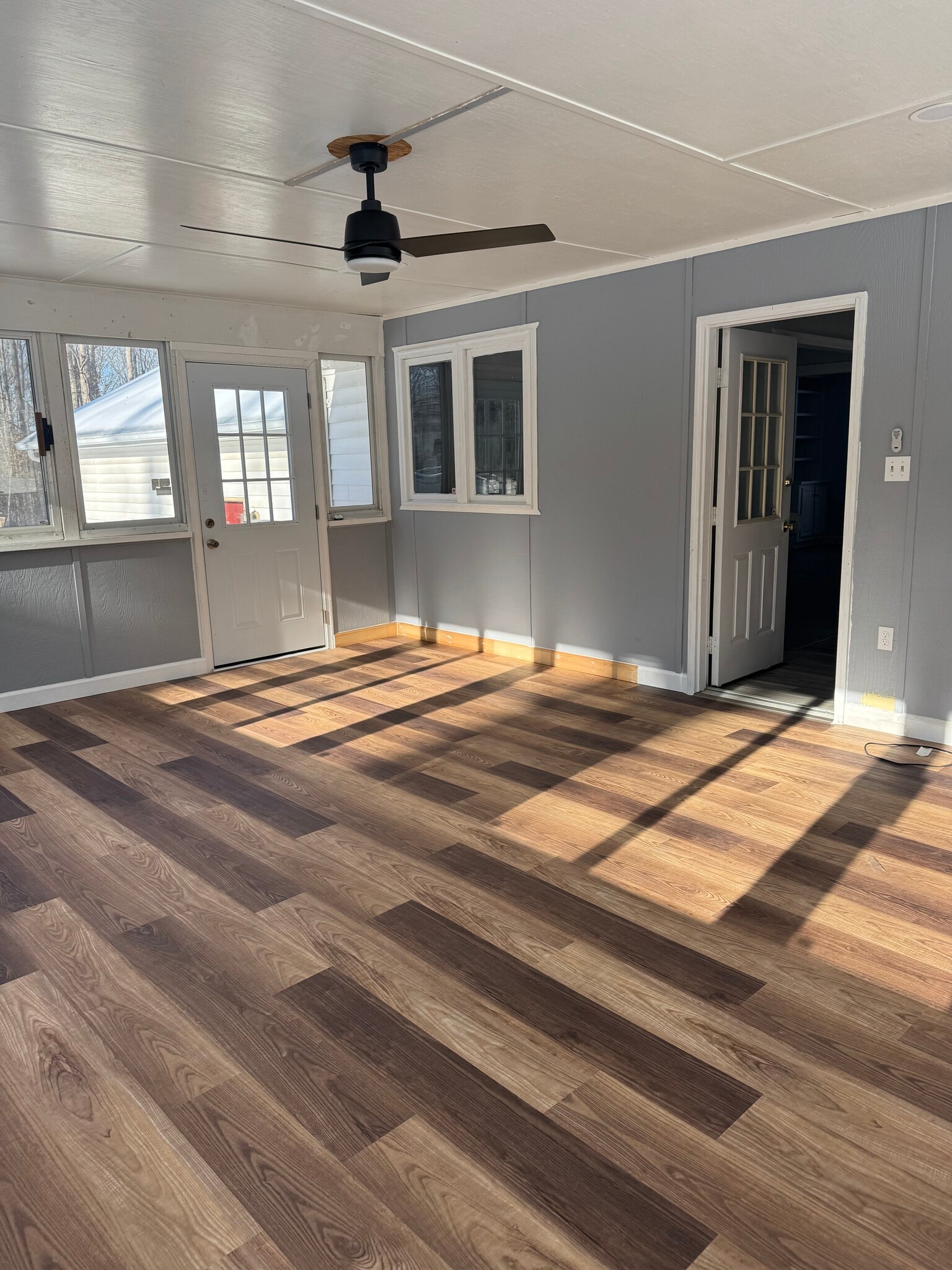 Building Photo - 8208 Sleepy Hollow Dr