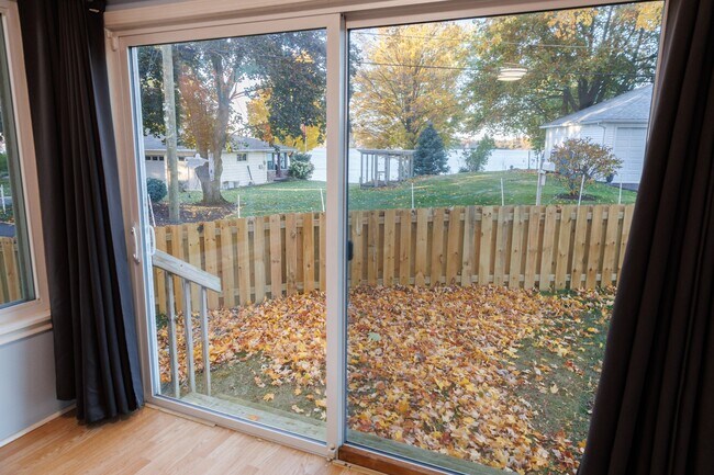 lakeview bonus room - 246 Lake Heights