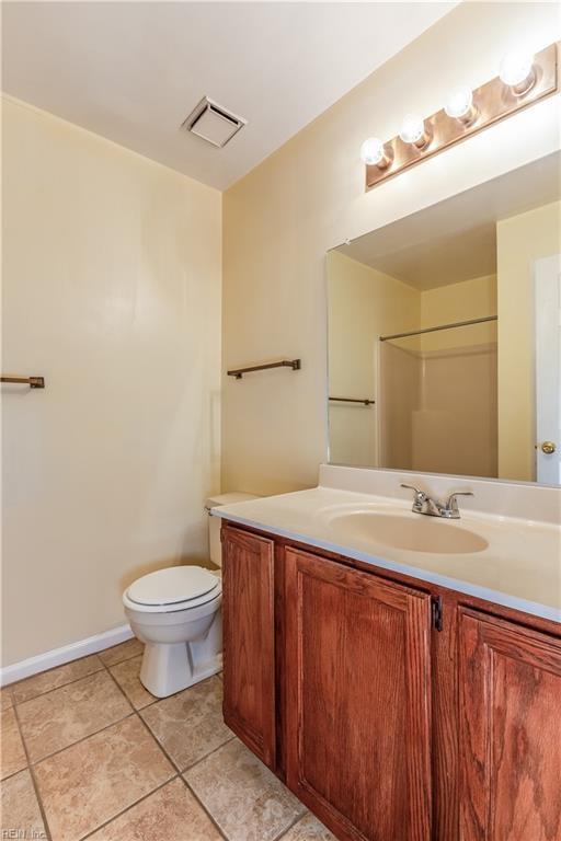 Master Bedroom Bathroom - 618 Nottaway Dr