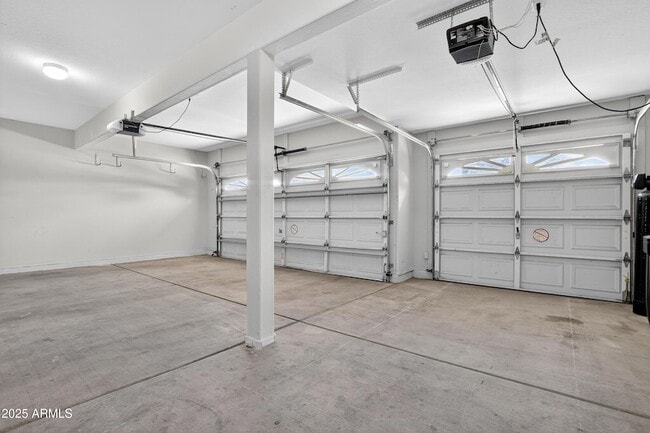 Building Photo - 4302 E Mossman Rd