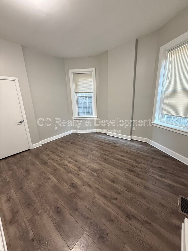 Building Photo - 6401 S Eberhart Ave