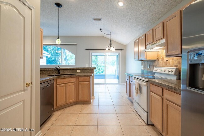Building Photo - 1618 Highland View Ct