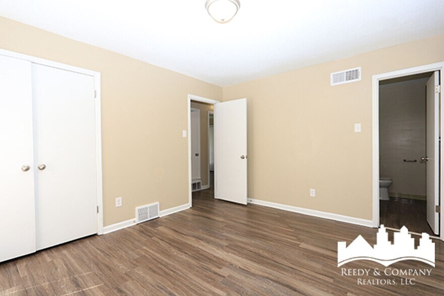 Building Photo - 5104 Corkwood Dr