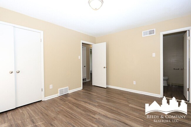 Building Photo - 5104 Corkwood Dr