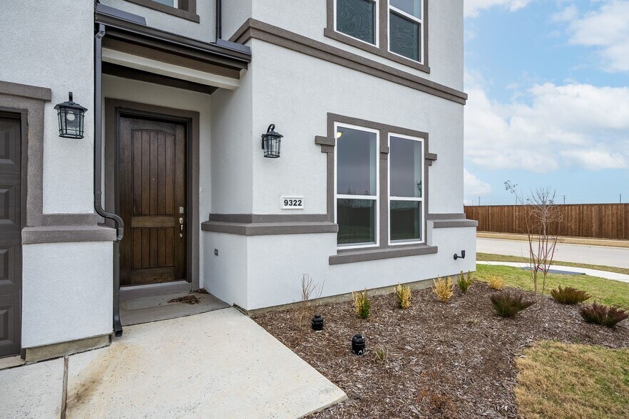 Building Photo - 9322 Middle Ground Place