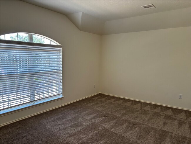 Building Photo - 21223 Colton Cove Dr