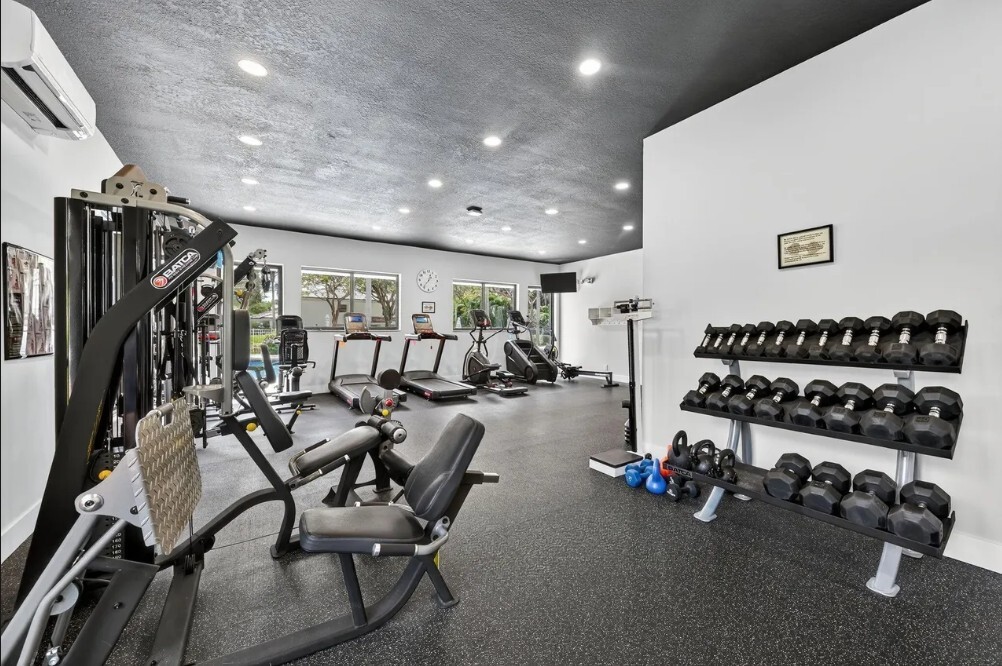 Building Photo - 1813 Wood Fern Dr