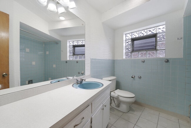 Building Photo - 12510 Vincennes Rd