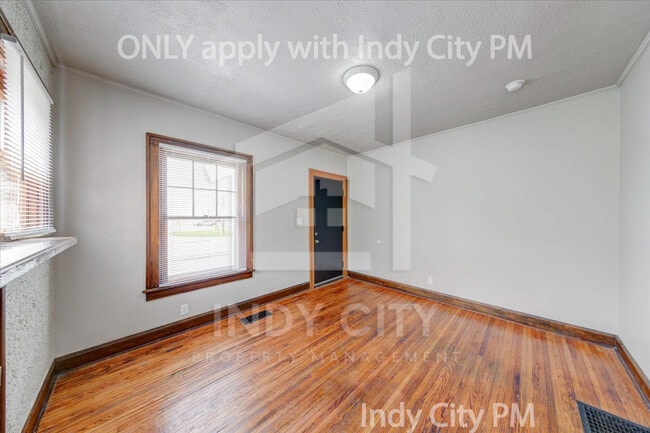 Building Photo - 953 N Linwood Ave