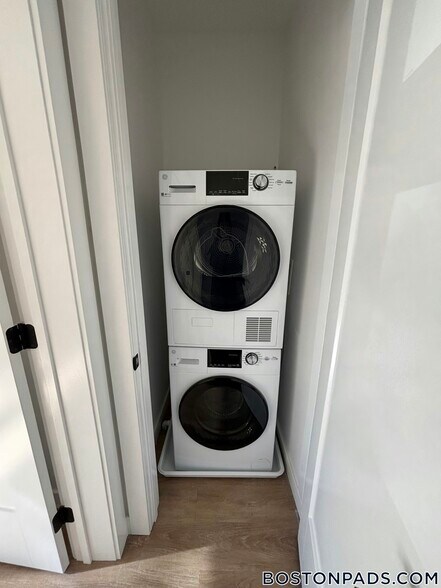 Building Photo - 199 Gardner St