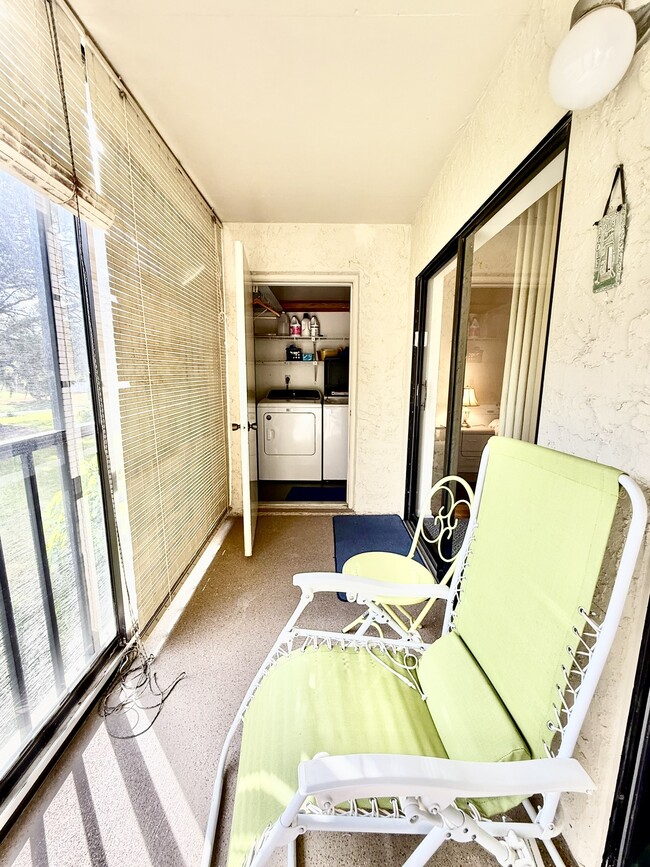 Building Photo - 2900 Cove Cay Dr