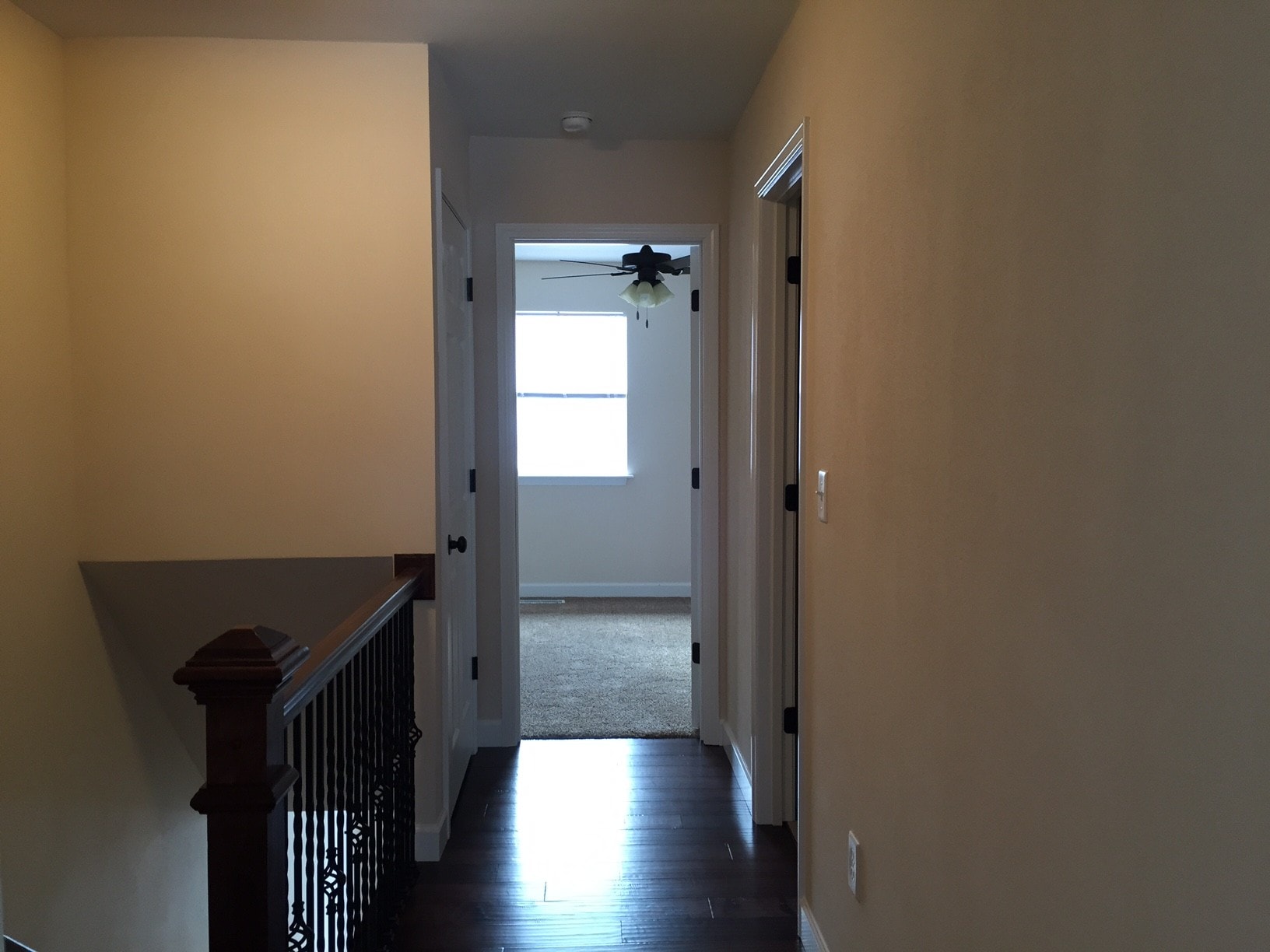Building Photo - 423 Meadow Dr
