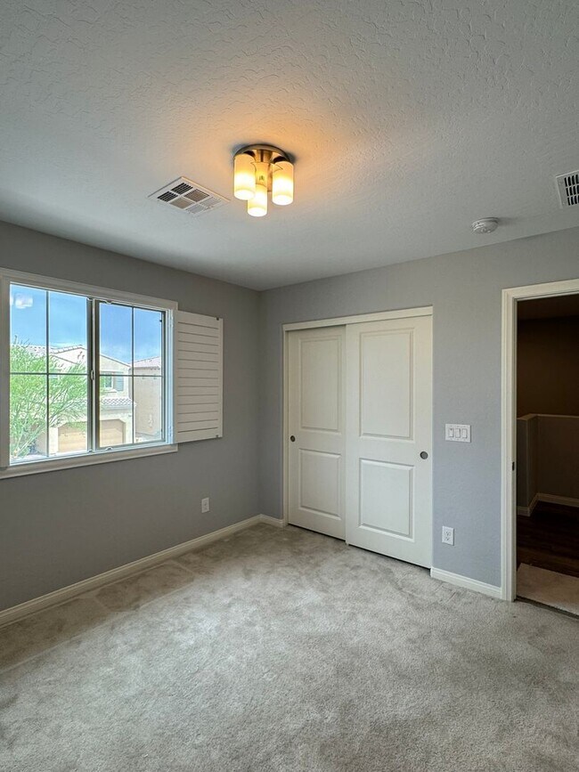 Building Photo - Beautiful Southwest Las Vegas Home in Gate...