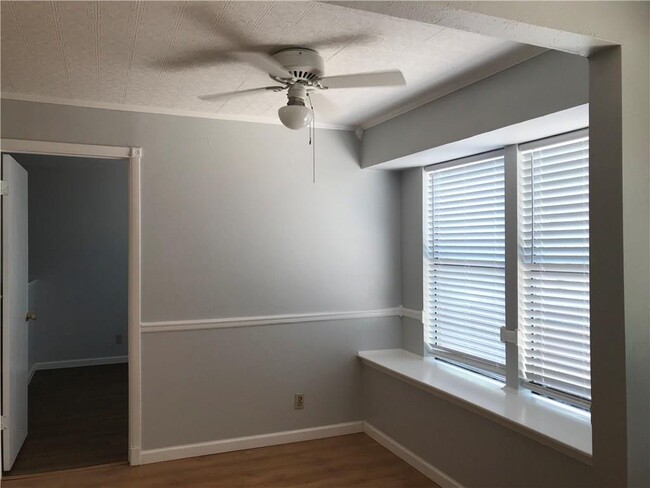 Building Photo - 11922 Swan Dr