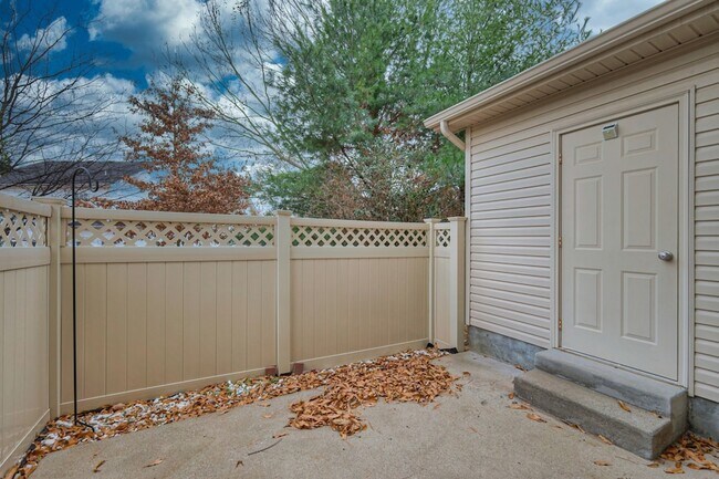 Building Photo - 5441 Perlou Ln