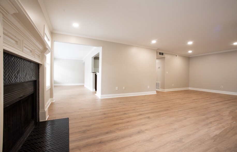Living Room w/ Fireplace - 1101 Old Hammond Chase