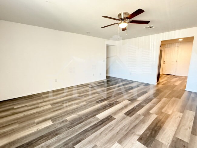 Building Photo - 2027 N 66th Dr
