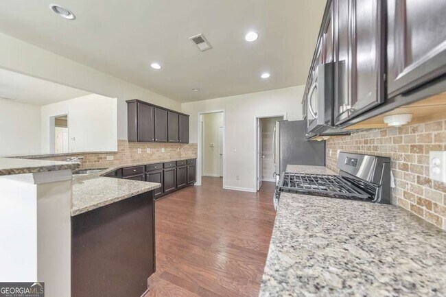 Building Photo - 4990 Brierstone Dr