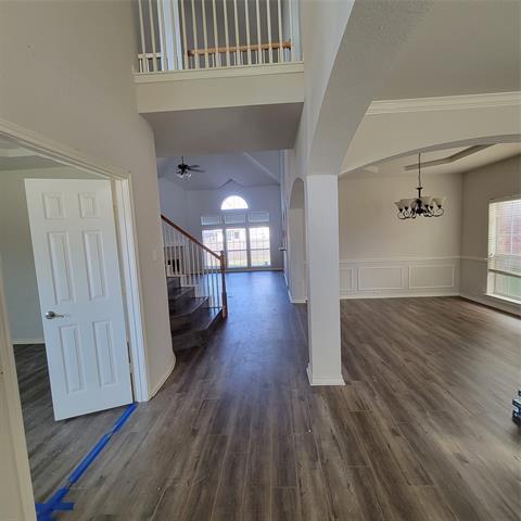 Building Photo - 5400 Meadow Valley Dr
