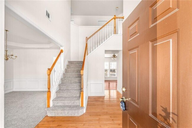 Building Photo - 350 Gaines Oak Way