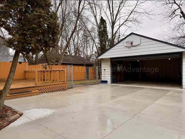 Building Photo - Updated Royal Oak Bungalow Minutes from Downtown