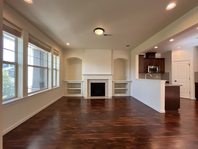 Building Photo - 3BD/3BA Bethany Home with Vaulted Ceilings, Stainless Appliances & Gas Fireplace