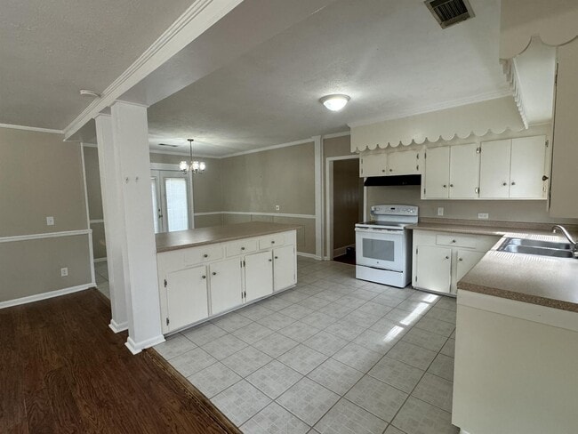 Building Photo - 432 N Lanier St