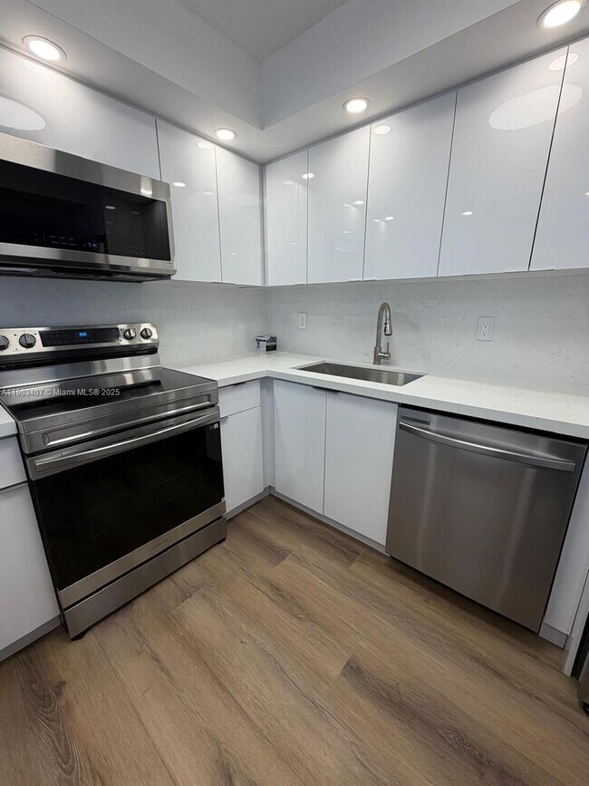 Building Photo - 701 Three Islands Boulevard