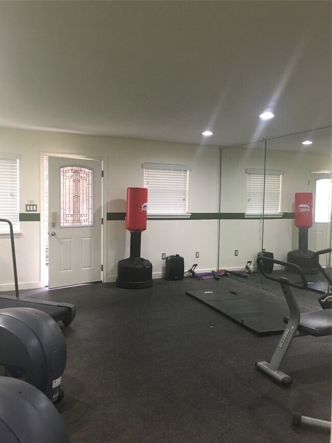 Building Photo - 1449 Heights Blvd