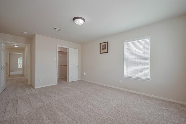 Building Photo - 21627 Cozy Hollow Ln