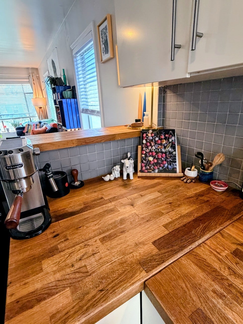 Building Photo - 3004 E 18th St