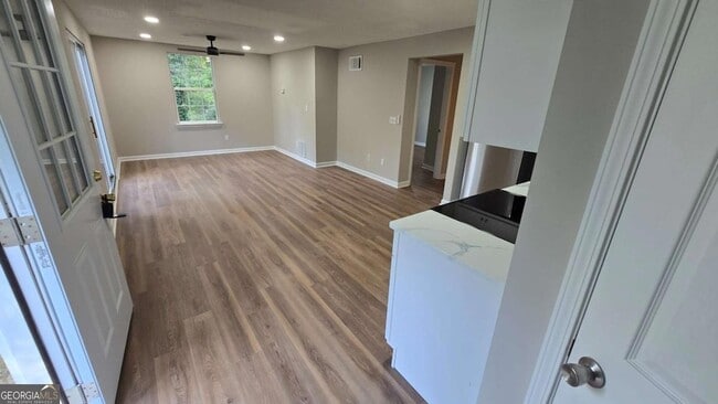 Building Photo - 3025 Mangum Dr