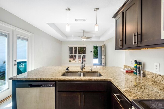 Building Photo - 8702 Doris Ave