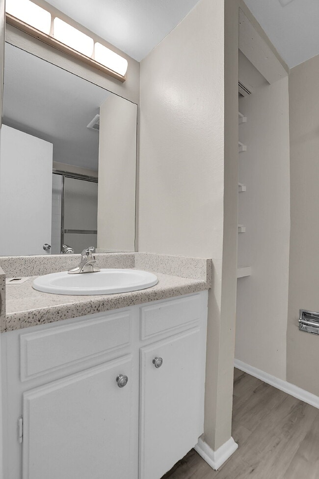 Building Photo - $1,750.00 - 3 Bedrooms, 2 Bathrooms, Condo...