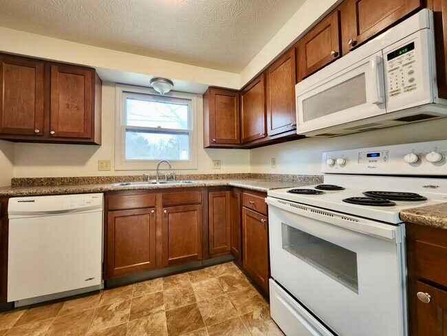 Building Photo - 34 Orchard St