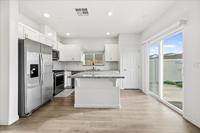 Building Photo - 3818 Fong Ranch Rd