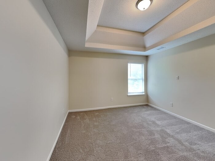Building Photo - 6095 Trotters Cir