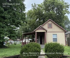 Building Photo - 506 S Oakley Ave