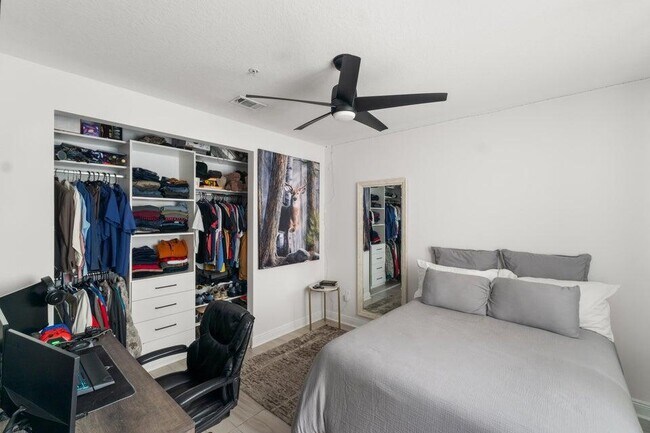 Building Photo - 3643 NW 5th Terrace