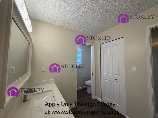 Building Photo - 18 Bonnie Pl