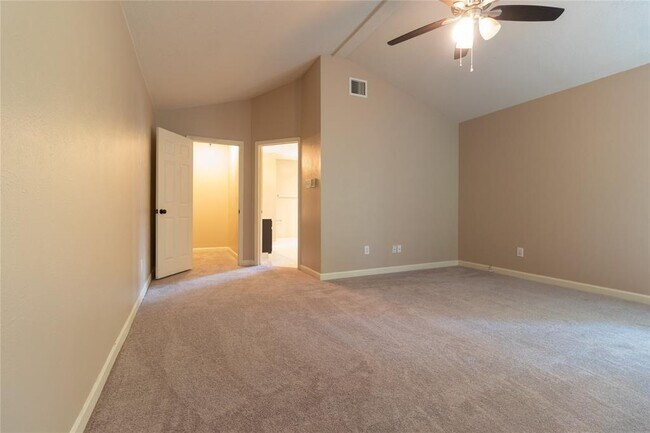 Building Photo - 5215 Heathervale Ct