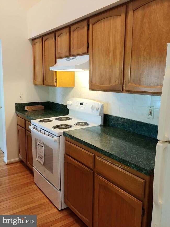 Building Photo - 2600 Camelback Ln