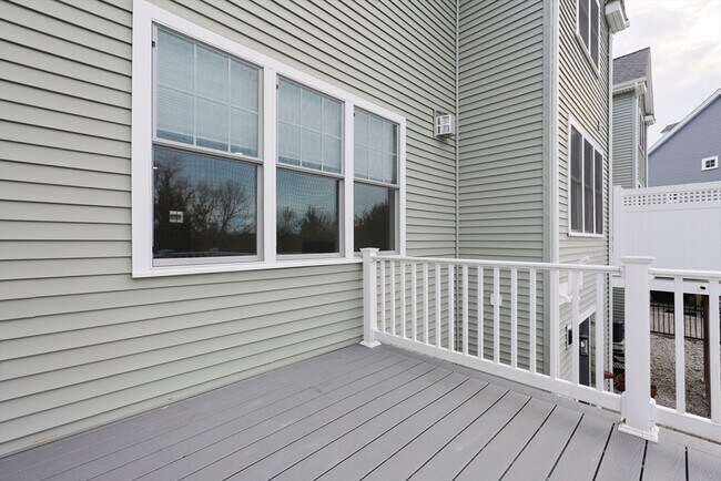 Building Photo - 8 Riverstone Way