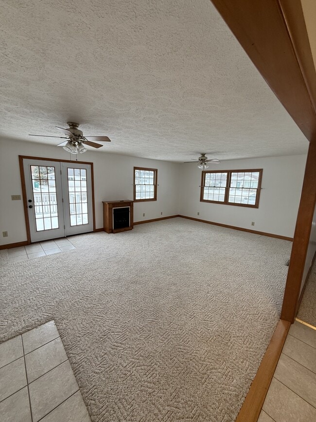 Building Photo - 1718 Syracuse Dr