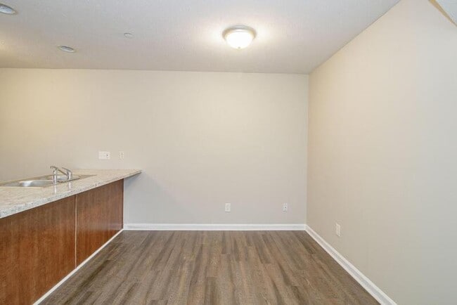 Building Photo - 1640 Golf Club Ln