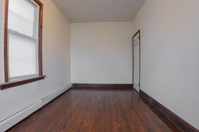 Building Photo - 70 Neptune Ave