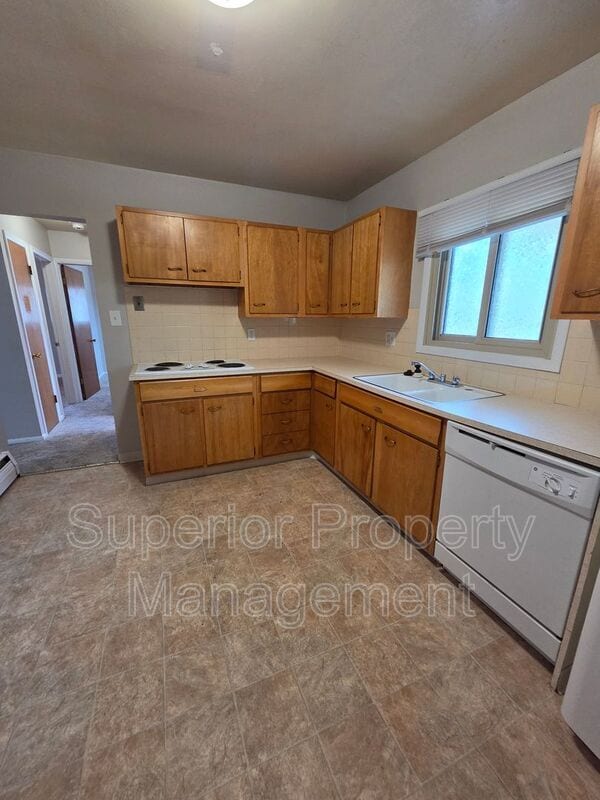 Building Photo - 3021 Kelley Dr