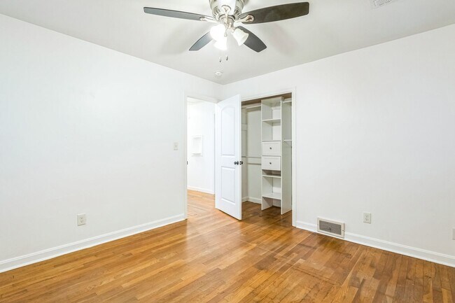 Building Photo - Charming 3BR House in Decatur