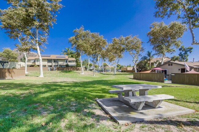 Building Photo - Charming 2BR Home with Attached Garage, Private Patio and a Friendly Community!