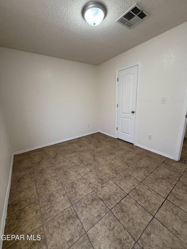 Building Photo - 12320 Robert Dahl Dr